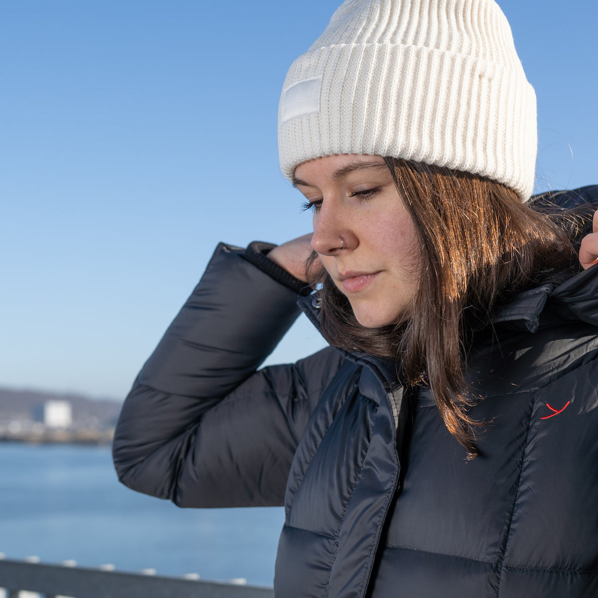 saga-1147-black-long-coat-  