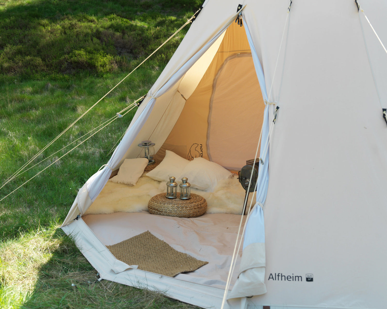 Alfheim 19.6 Glamping Tent - 19.6 m² | 8-10 person | Sandshell