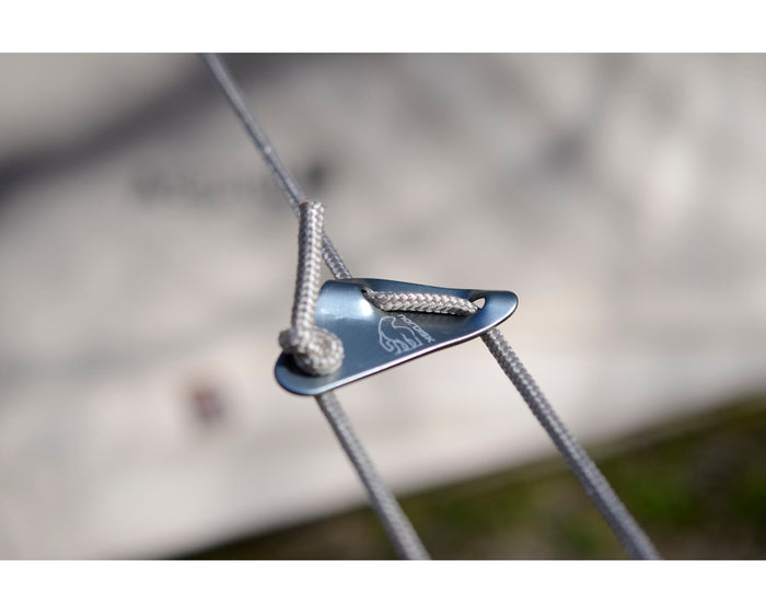 Aluminium Triangular Slider | Shop Online at Nordisk.eu
